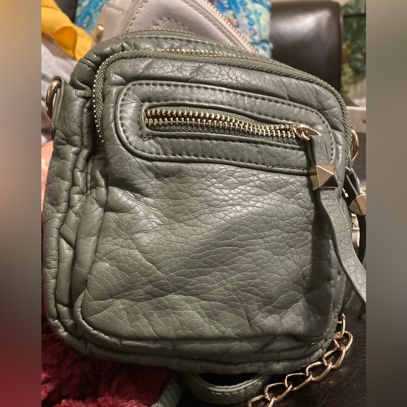 EUC - Olive green crossbody bag with gold hardware - Picture 6 of 10